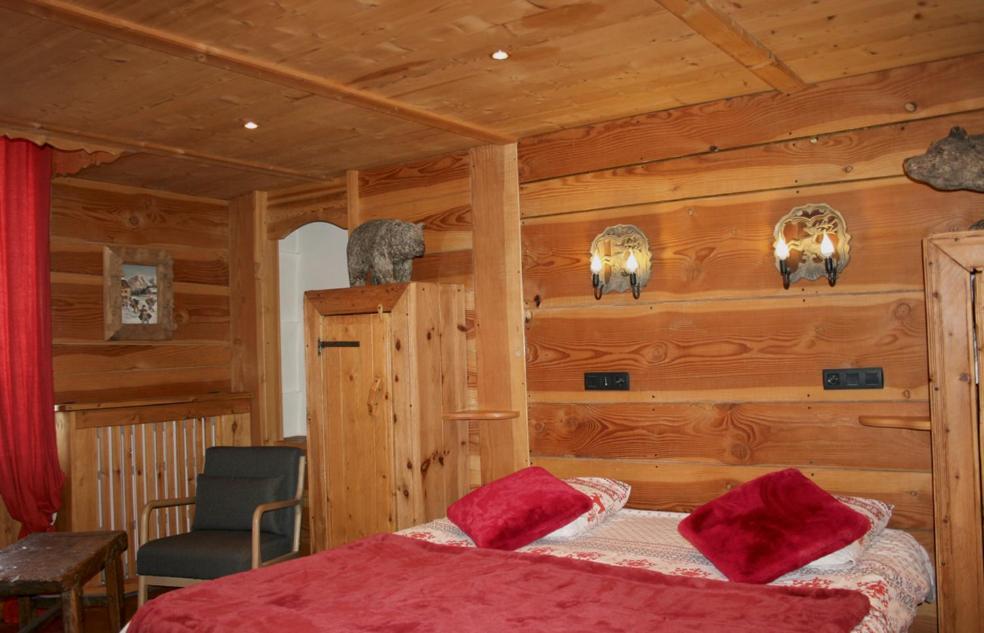 Hotel Restaurant De La Chaussee Briancon  Exterior photo